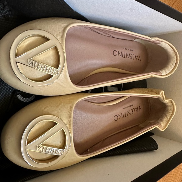 NEW Valentino flats - beige color - Picture 4 of 5
